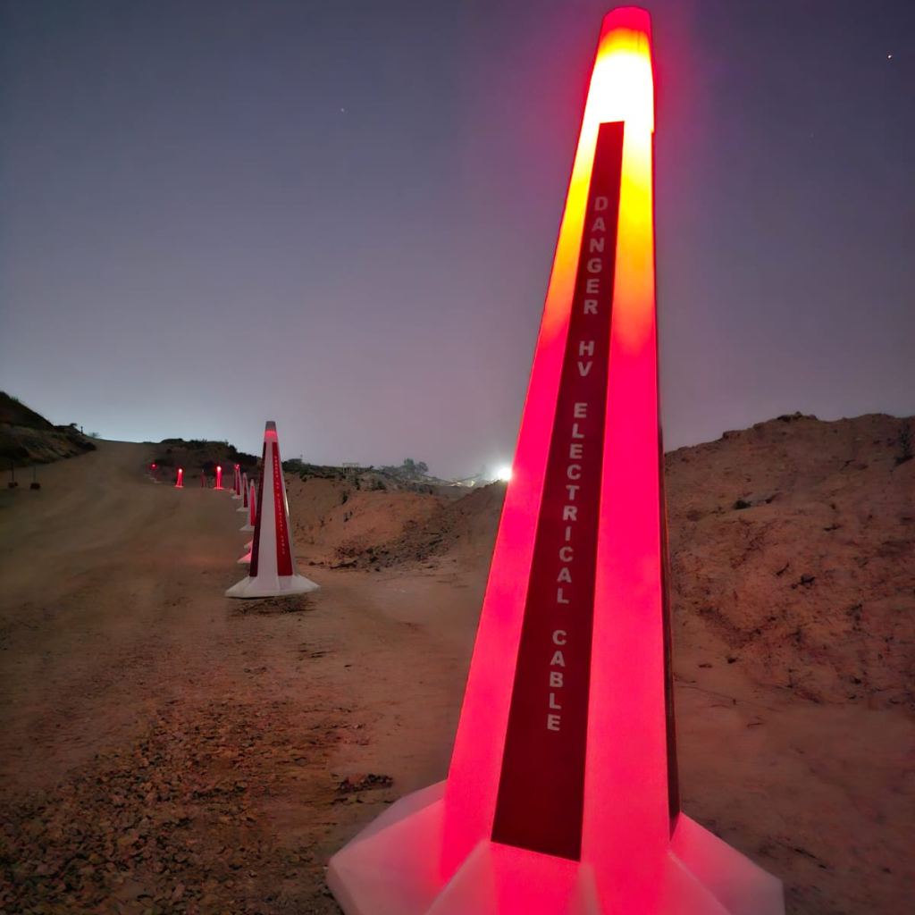 Solar flashing ight at dusk with message